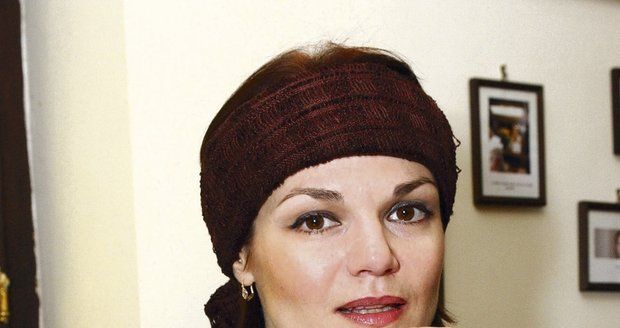 Simona Postlerová,  skvělá herečka a dabérka, slaví narozeniny.