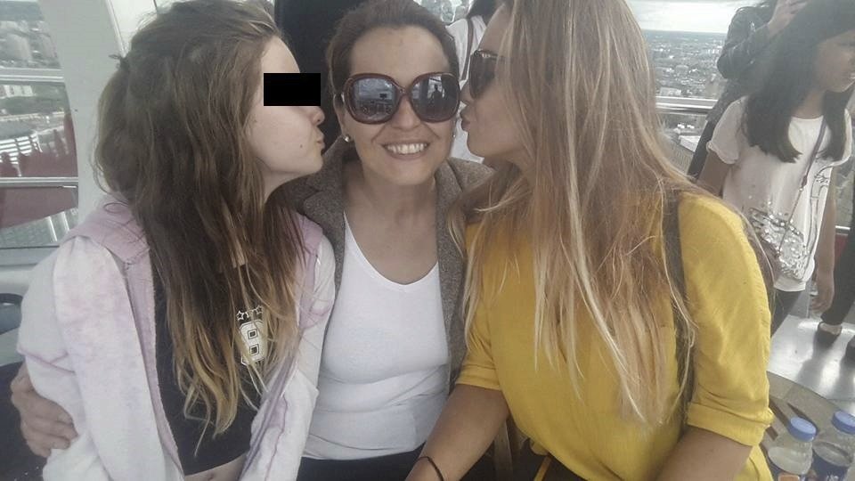 Simona (23) a Saša (13) přišly během 48 hodin o maminku i tatínka.