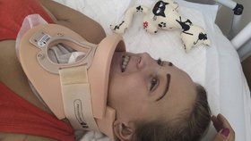 Simonka (17) ochrnula po autonehodě: Do páteře jí voperovali implantát