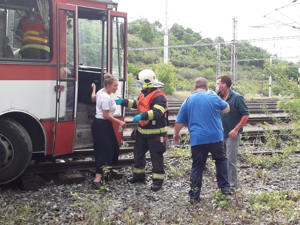 Simulace zásahu hasičů a záchranářů po srážce vlaku s autobusem