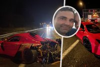 Luxusní bourák za miliony boural na dálnici D1: Řídil ho šéf Sin Cars?!