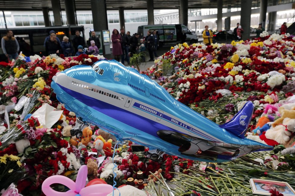Vzpomínky na 224 pasažérů letu ruských aerolinek, který se zřítil nad Sinajem 31. října.