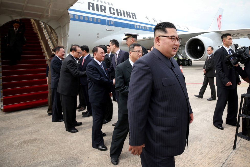 Kim Čong-un přiletěl do Singapuru letadlem společnosti Air China (10. 6. 2018)