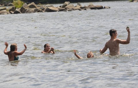 Tady se rozhodně nekoupejte: Hnačov je nejšpinavější rybník v Česku