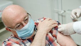 Očkování proti covid-19 čínskou vakcínou Sinopharm v Budapešti (26. 2. 2021)