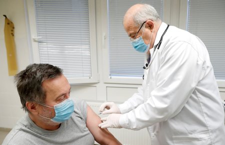 Očkování proti covid-19 čínskou vakcínou Sinopharm v Budapešti (26. 2. 2021)