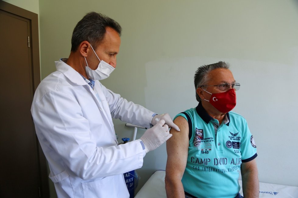 Očkování proti covidu-19 v Turecku (4. 3. 2021)