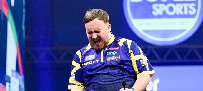 Luke Littler je z titulu sám zaskočen.