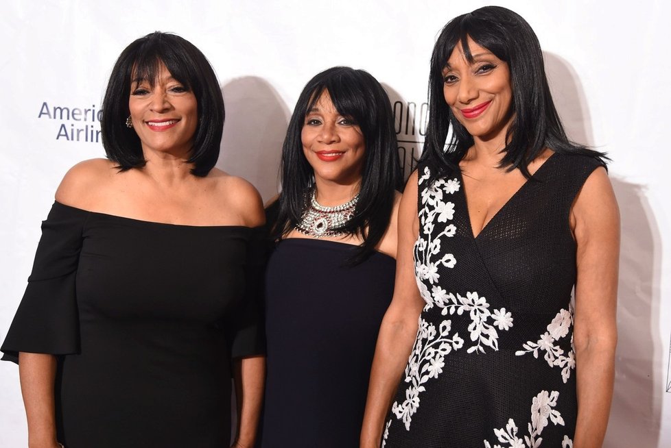 Skupina Sister Sledge se postarala o disco hit We Are Family.