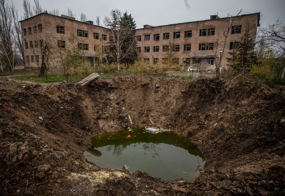 Doněcká oblast: Město Siversk poničené ruským bombardováním (6. 11. 2022).