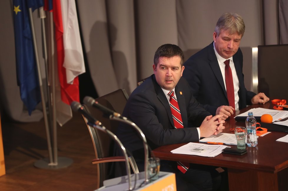 Sjezd ČSSD v Hradci Králové řídí předseda strany Jan Hamáček a místopředseda Roman Onderka (1.3.2019)