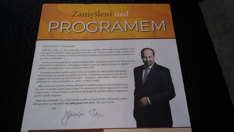 Brožura Jeronýma Tejce, kterou novináři dostali na sjezdu ČSSD.