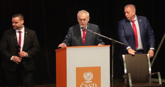 Miloš Zeman na sjezdu ČSSD v Hradci Králové (18. 2. 2018)