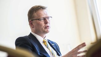 Bělobrádek: Ministerstvo financí porušuje zákon, když vědě navrhuje nižší rozpočet 
