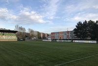 Záchrana sportu na Proseku? O stadion, kde s fotbalem začínal Rosický, se chce podělit magistrát s Prahou 9