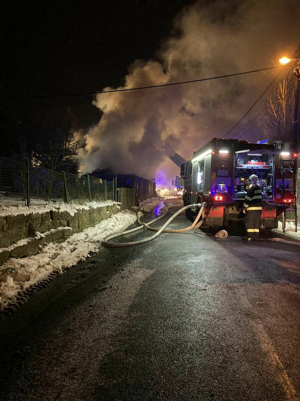Požár rodinného domu ve Skalici u České Lípy (16. 12. 2022)