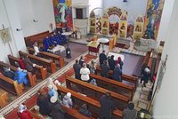 Skandál v pravoslavném kostele ve Znojmě je u konce: Fackující kněz opět slouží