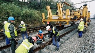 Velcí stavbaři hlásí potíže s veřejnými investory, zřídka platí včas