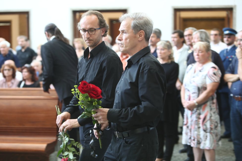 Pohřeb Zdeňka Skarlandta - nechyběl bratr Skarlandtová Milan Hain