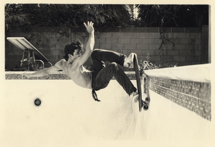 Vypuštěné bazény v&nbsp;70. letech byly rájem skateboardistů