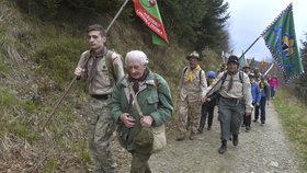 Stovky skautů a skautek z celé České republiky uctily 23. dubna u mohyly na Ivančeně pod Lysou horou v Beskydech památku popravených skautů, kteří se zapojili do protinacistického odboje.