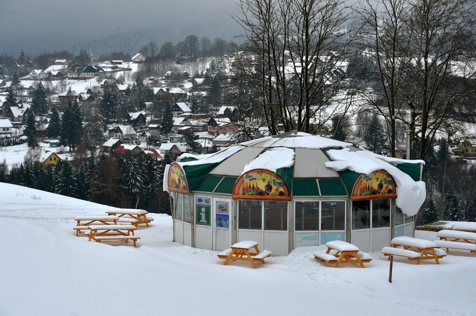 V lyžařském areálu Bublava je před dokončením nové občerstvení (na snímku z 6. prosince 2017).