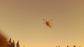 Chlapec (10) při lyžování na Zadově narazil do sloupu: Letěl pro něj vrtulník.