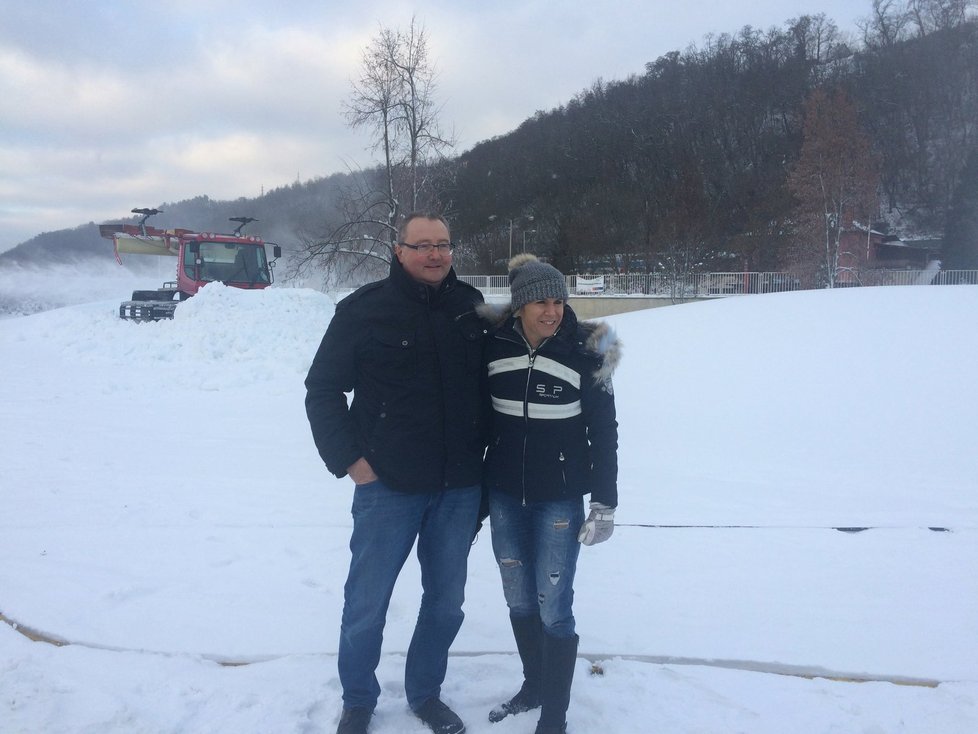 Kateřina Neumannová s jedním z organizátorů SkiParku Praha