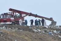 Policejní manévry na skládce na Mělnicku: Hledají tělíčko novorozeněte!