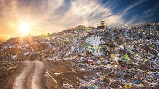 Popelnice Evropy. Do Česka se valí vlna nelegálního odpadu