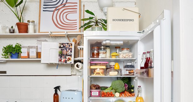 Správná organizace chladničky vám pomůže udržet potraviny déle v kondici.