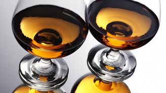 Peking potvrdil cla na brandy z EU. Francouzské značky padají Peking potvrdil cla na brandy z EU. Francouzské značky padají