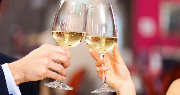Titulem »Víno Jihomoravského kraje 2017« se nově pyšní dvě suchá bílá vína a dvě červená. Ilustrační foto