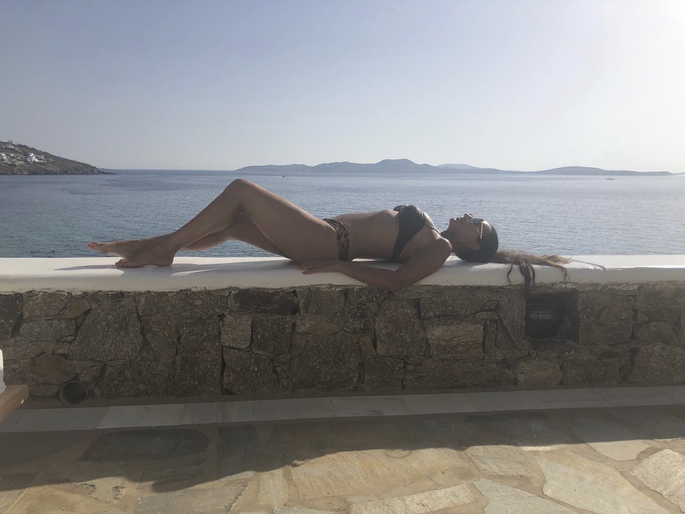 Sisa Sklovská na dovolené na Mykonosu