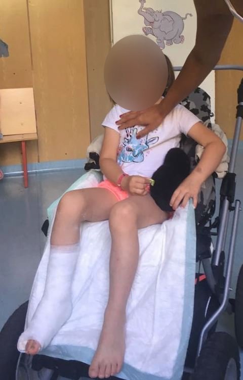 Nafukovací skluzavka  zmrzačila holčičku v Bohnicích.