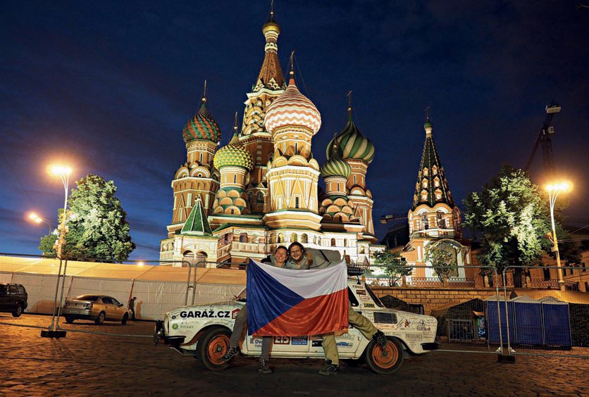Rusko, Moskva, fotíme se před chrámem Vasila Blaženého.