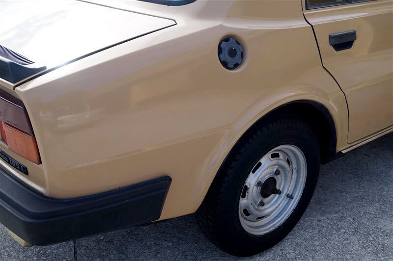 Škoda 105 L (1986)