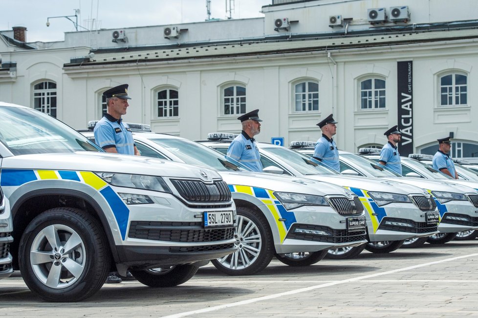Automobilka Škoda Auto předala 22. července 2021 před Škoda Muzeem v Mladé Boleslavi 538 nových policejních vozů.
