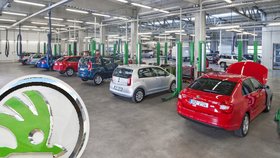 Automobilce Škoda chybí čipy na výrobu 100.000 vozů.