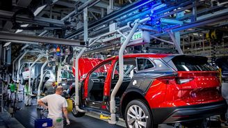Škoda Auto nechce čekat. Nejasný konec spalovacích motorů brzdí investice Škoda Auto nechce čekat. Nejasný konec spalovacích motorů brzdí investice