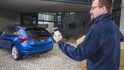 Škoda Auto začala testovat doručování nákupu z internetových obchodů do zavazadlového prostoru svých aut