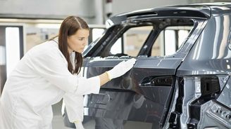 Výroba aut v Česku klesá, ale elektromobily rostou. Jawa Moto vykazuje velký propad Výroba aut v Česku klesá, ale elektromobily rostou. Jawa Moto vykazuje velký propad