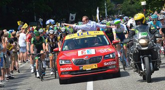 Závodníky během Tour de France opět doprovodí vozy Škoda