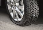 Škoda nabízí tříletou záruku na nové pneumatiky