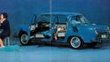 Oblíbenou zajímavostí vozu, zvlášť v době bytové krize, byla lůžková úprava. Zadní sedáky se podepřely speciálními stojnami, aby zůstávali rovně. Kolik z pozdější socialistické mládeže bylo počato právě v tisícovkách, už nikdo nezjistí. Oblíbenou zajímavostí vozu, zvlášť v době bytové krize, byla lůžková úprava. Zadní sedáky se podepřely speciálními stojnami, aby zůstávali rovně. Kolik z pozdější socialistické mládeže bylo počato právě v tisícovkách, už nikdo nezjistí.