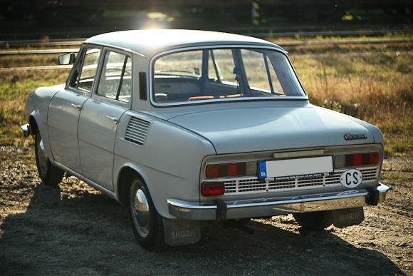 Škoda 100