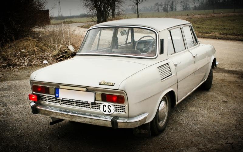 Škoda 100