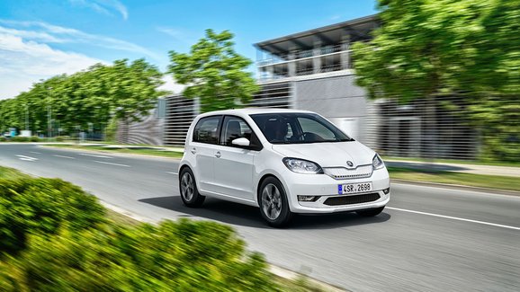 Škoda slaví prodej prvních 500 elektrických Citigoe iV a upravuje nabídku. Zdražením