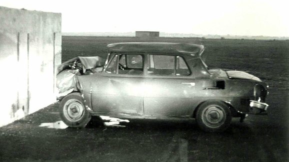Před 50 lety u nás proběhl první crash test. Proti zdi se rozjela Škoda 100