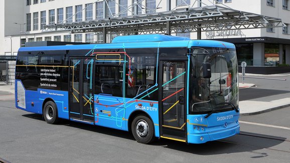 Škoda představuje nový autobus. Je určený pro města a má dieselový motor